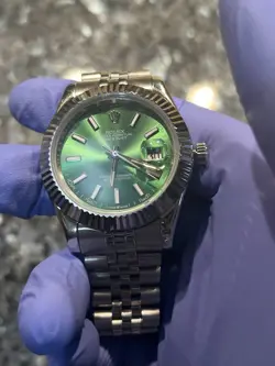 GREEN DIAL WHITE