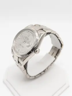 WATCH 118239