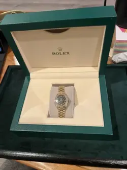 ROLEX 26MM 18K GOLD OYSTER PERPETUAL DATEJUST - DIAMOND BEZEL - BLACK FACE