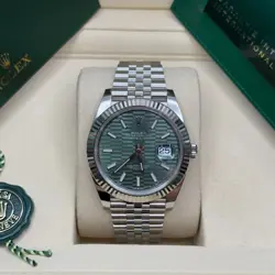 41 GREEN MOTIF