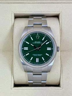 NEW 2025 ROLEX OYSTER PERPETUAL 41MM 124300 GREEN DIAL