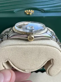 Rolex Oyster Perp Datejust 36mm Blue Sunburst Dial Yellow Gold Watch 1601 Box