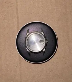 CASE WITH BEZEL