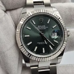 BEZEL UNWORN