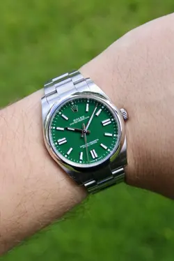 ROLEX OYSTER PERPETUAL 124300 GREEN DIAL