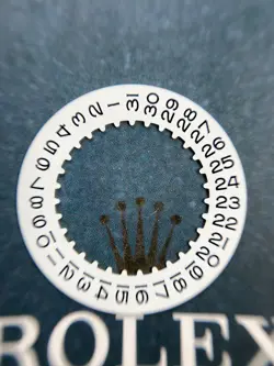 WHITE CALENDAR DIAL