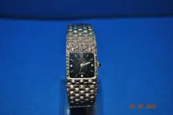 WOMAN'S GOLD TONE