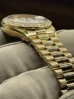 Rolex Midsize Datejust 31mm 18KY Gold White Roman Dial Fluted President 68278