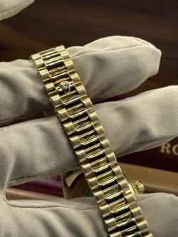 Rolex Midsize Datejust 31mm 18KY Gold White Roman Dial Fluted President 68278