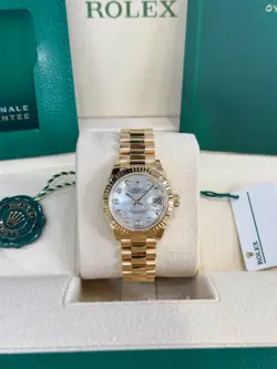 28 WATCH YELLOW