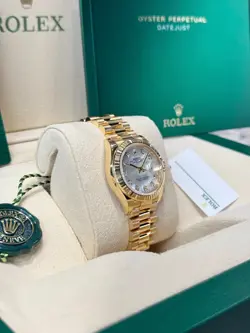 WATCH YELLOW