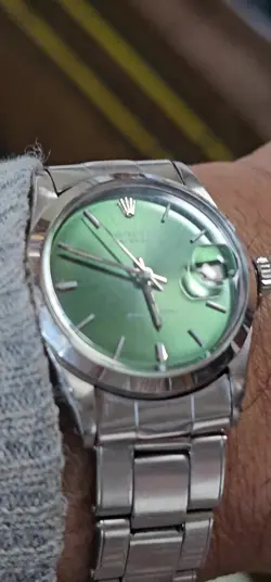 Vintage Rolex Oysterdate 6466 Olive Green Dial Boy-Size Hand-Wining Watch 1969