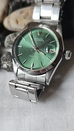 Vintage Rolex Oysterdate 6466 Olive Green Dial Boy-Size Hand-Wining Watch 1969