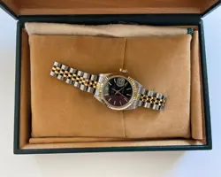 ROLEX 18KT OYSTER PERPETUAL DATEJUST WATCH WITH BLACK DIAL