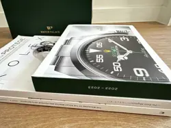 RARE VIP ROLEX SWISS WATCH CATALOG DISPLAY BOOK  2 MAGAZINE BULK LOT   CARRY BAG