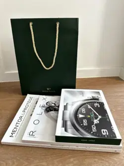 RARE VIP ROLEX SWISS WATCH CATALOG DISPLAY BOOK  2 MAGAZINE BULK LOT   CARRY BAG