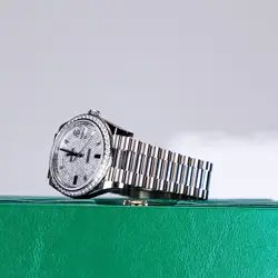 GOLD DIAMOND BAGUETTE