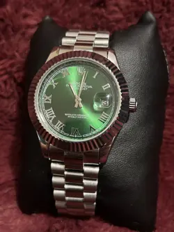 NUMERAL GREEN DIAL