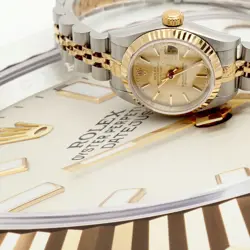 26 WOMEN'S WATCH