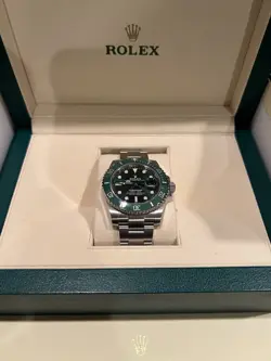 ROLEX 116610LV STAINLESS STEEL OYSTER SUBMARINER DATE 40MM CERAMIC BEZEL HULK