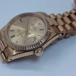 GOLD WATCH 68278
