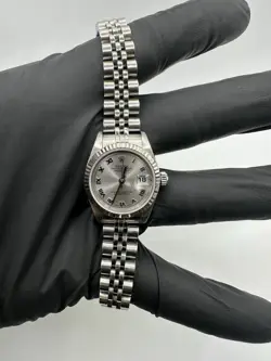ROLEX DATEJUST STAINLESS STEEL 26MM SILVER ROMAN DIAL 79174