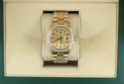 1972 ROLEX DAY-DATE 1807 CHAMPAGNE DIAL DIAM BEZEL 18KT BARK PRESIDENT 36MM