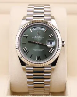 ROLEX DAY-DATE 40 WHITE GOLD OLIVE GREEN ROMAN DIAL 228239 FULL SET