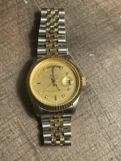 ROLEX MOVIE PROP WATCH GOLD COLORED USED IN MOVIES DISPLAY WATCH NEEDS BATTERY