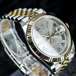 FLUTED BEZEL –