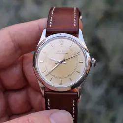 WRISTWATCH WITH CALIBRE