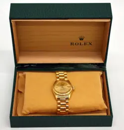 WRISTWATCH MIDSIZE