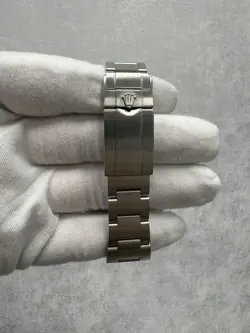 EXPLORER 214270 WITH