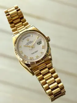 STUNNING ROLEX DAY DATE PRESIDENT 118238 YELLOW GOLD WHITE ROMAN DIAL WITH CARD