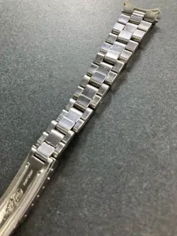 7834