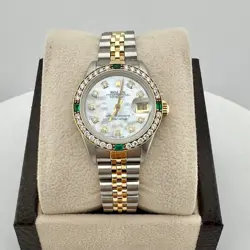 ROLEX LADIES DATEJUST 69173 WHITE MOP DIAMOND DIAL EMERALD BEZEL STEEL 18K GOLD