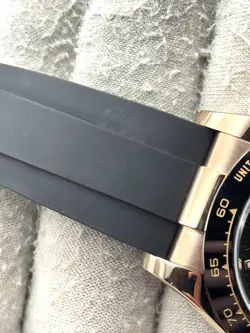 BLACK DIAL ROSE