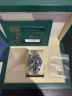 Rolex Datejust 126300 - Jubilee Bracelet with Silver Bezel Black dial-41mm  Mint
