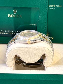 DIAMOND MOTIF DIAL