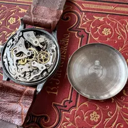 HAND-WIND MENS WATCH