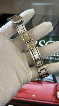 Rolex Submariner Date 40mm Black 16610 Y Serial 2003 Full Set