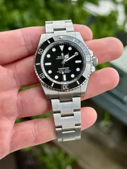 2025 ROLEX SUBMARINER 124060 NO DATE 41MM W/ BOX & PAPERS