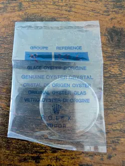 ROLEX TUDOR - NOS ORIGINAL OYSTER PLASTIC CRYSTAL NO CYCLOPS WINDOW - PART 29.6