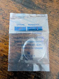 ROLEX TUDOR - NOS ORIGINAL OYSTER PLASTIC CRYSTAL NO CYCLOPS WINDOW - PART 26.8