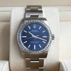 UNWORN DIAMONDS 124200