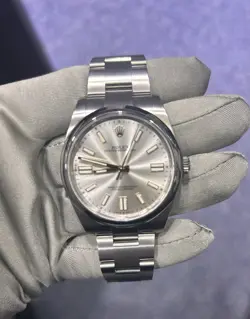UNWORN ROLEX OYSTER PERPETUAL 124300 NEW OLD STOCK 41MM