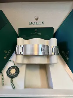 126610LN UNWORN BOX