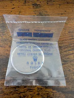 ROLEX TUDOR - NOS ORIGINAL OYSTER PLASTIC CRYSTAL NO CYCLOPS WINDOW - PART 28.6