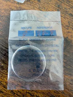 ROLEX TUDOR - NOS ORIGINAL OYSTER PLASTIC CRYSTAL NO CYCLOPS WINDOW - PART 28.8
