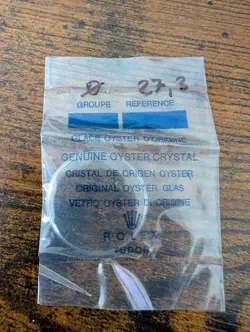 ROLEX TUDOR - NOS ORIGINAL OYSTER PLASTIC CRYSTAL NO CYCLOPS WINDOW - PART 27.3